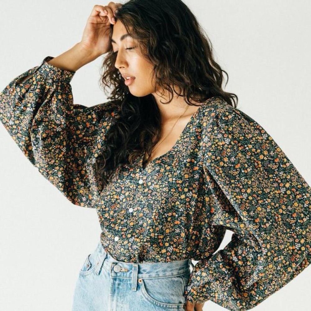 A Bronze Age Aalya blouse in‎ harvest floral • size S
